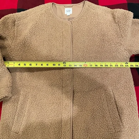GAP Women’s Cozy Sherpa Collarless Jacket - Picture 10 of 11